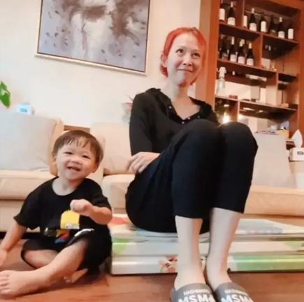 昆凌|昆凌说自己想生三胎，周杰伦觉得一个就好，喜欢生娃的女星很多