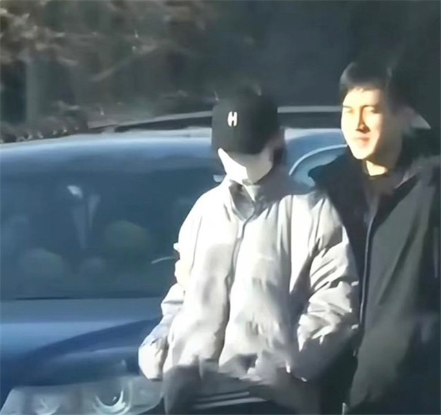 刘恺威|刘恺威认爱李晓峰直言很开心,女方也是离异,父亲刘丹送上祝福