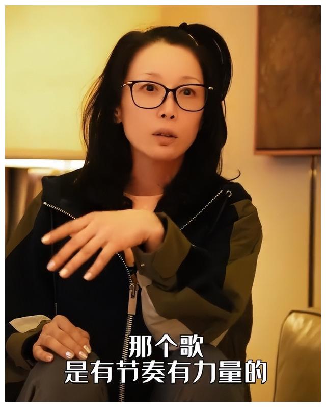 孙悦|“消失”的歌手:县城走穴、直播卖惨、不修边幅,选择决定命运