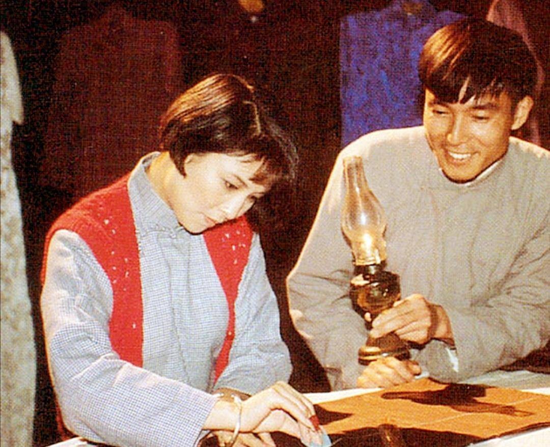 美国队长|谢园：无儿无女丁克一生，去世2年，遗孀邱悦的痴爱令人泪目