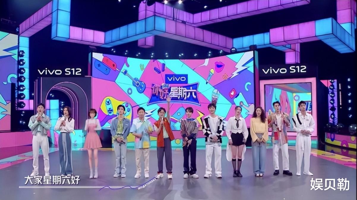 何炅|没想到,何炅离开谢娜李维嘉,引领7个青铜,带出一档天花板节目