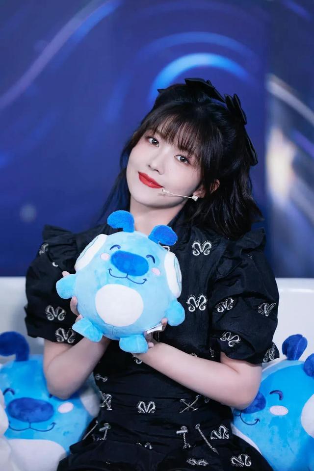 赖美云|明星时尚高清美图赖美云