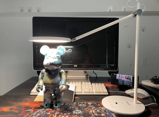 小米粥|护眼灯和白炽灯哪个更保护眼睛?盘点眼科医生推荐护眼灯