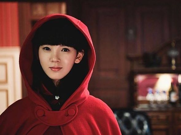 陈瑶|陈瑶开豪车出门被拍,与韩东君马路边热聊,两人一前一后同回家中