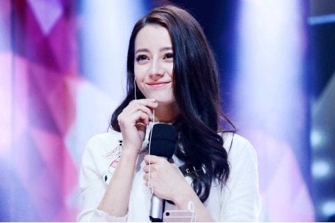 发型 贴头皮是检验女明星的唯一法宝，敢梳这个发型，都是真美人！