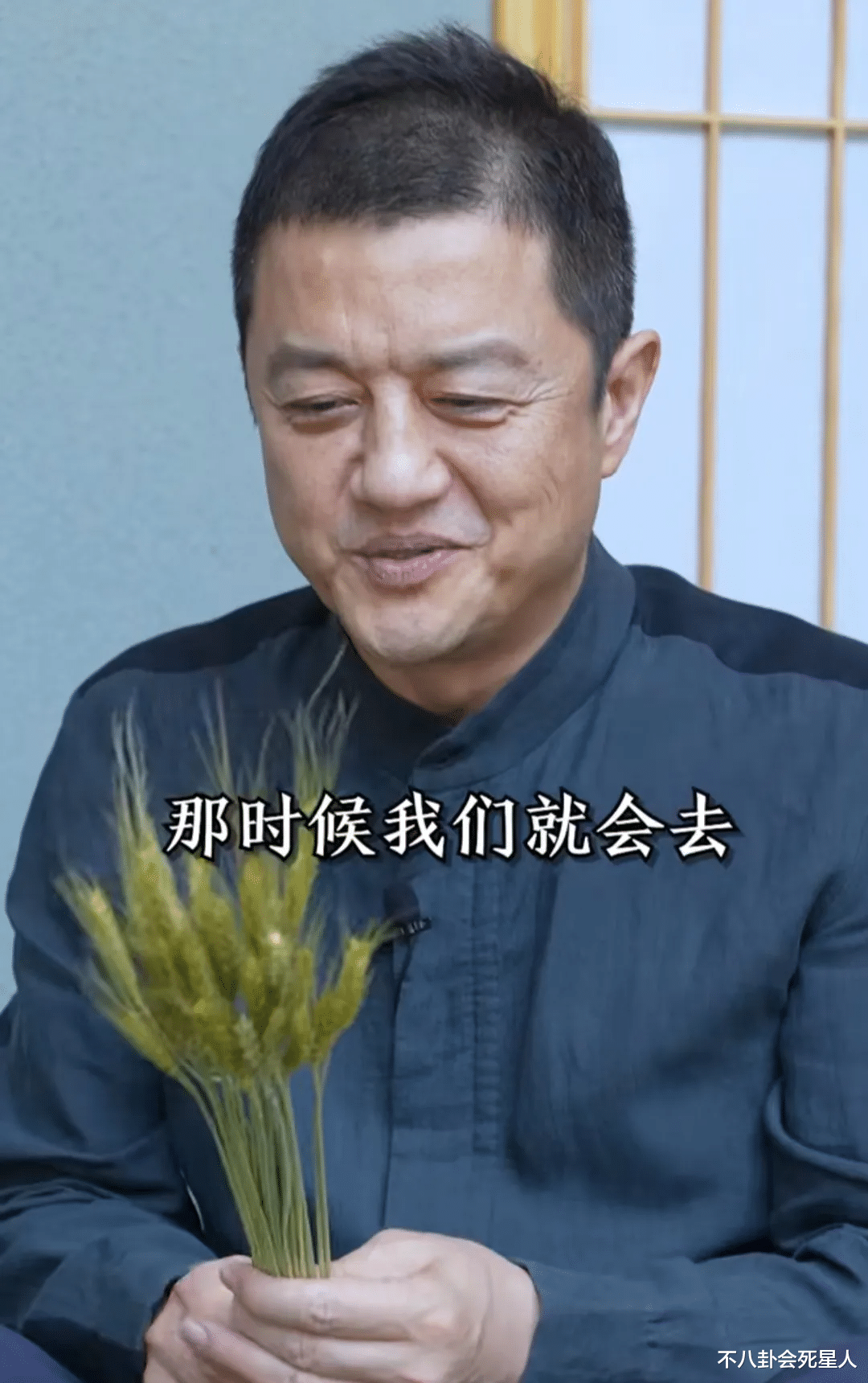 张嘉益|16位内地中老年男星现状,走路直不起腰,头发花白,秃头发福