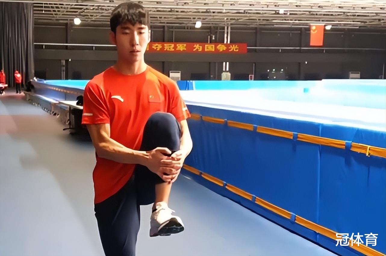 林孝埈|中国红穿在身上！短道归化名将正式备战，头号劲敌却遭意外打击