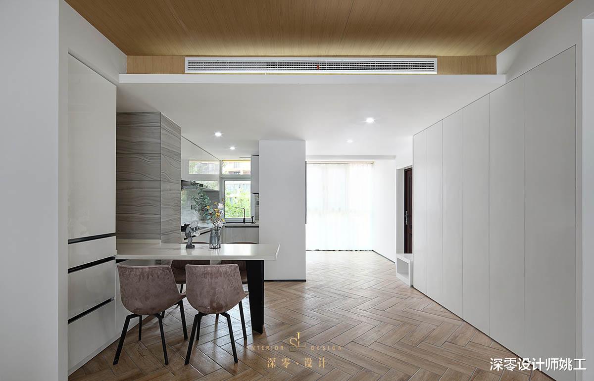 140㎡客餐厨一体,阳台和客厅打通,整个室内采光优秀的不是一点点