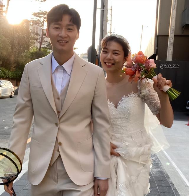 世界冠军|俊男靓女！又一羽毛球世界冠军女神大婚，穿上婚纱美到令人窒息