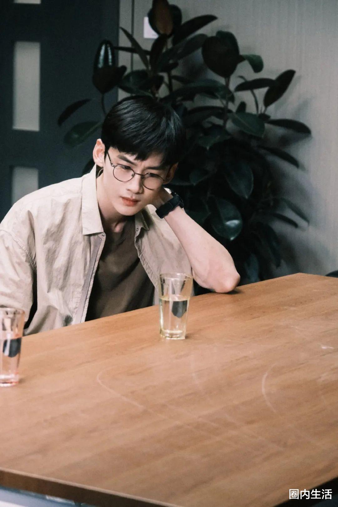 人物设定|白敬亭爱鞋人设被很多圈内人嘲讽，只因他们认为这个人设过于鸡肋