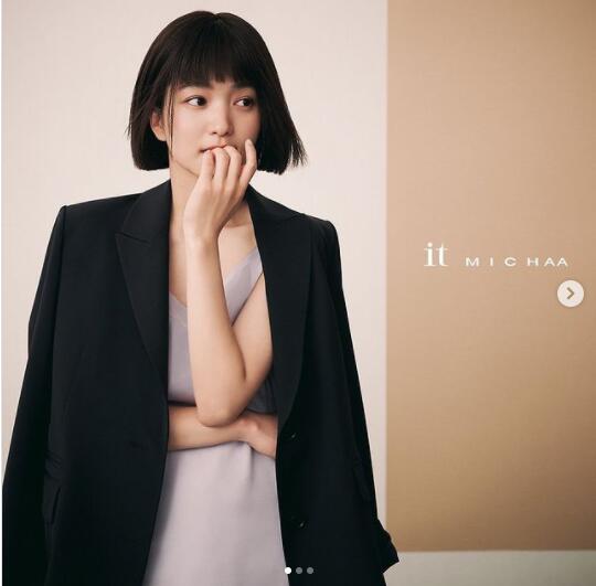 刘海 31岁金泰梨剪“眉上刘海”扮高中生零违和,戏外变身短发干练OL!