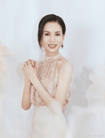 新蝙蝠侠|整容p图装少女,疯狂营销没演技,“不老女神”跌下神坛好尴尬