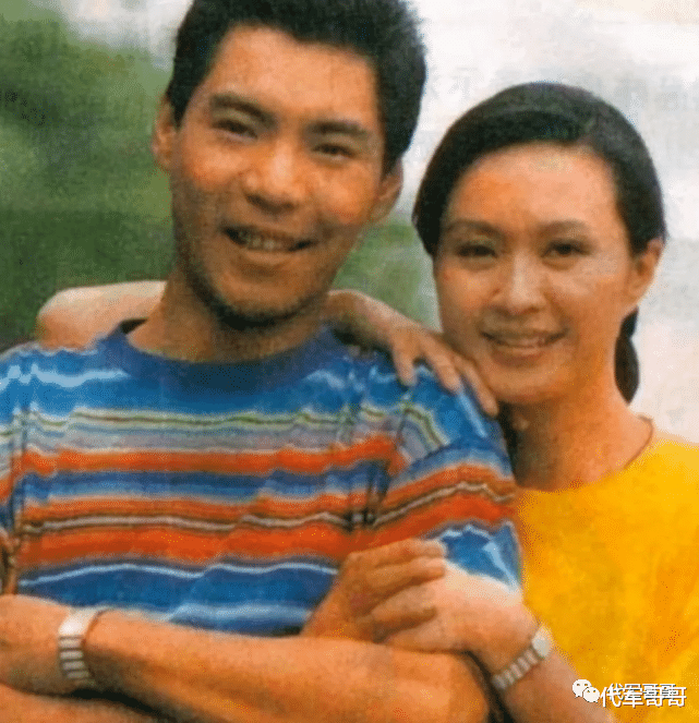 屠洪刚|一婚娶混血美女，二婚娶大10岁女星，三婚娶助理，如今53岁活成这样？