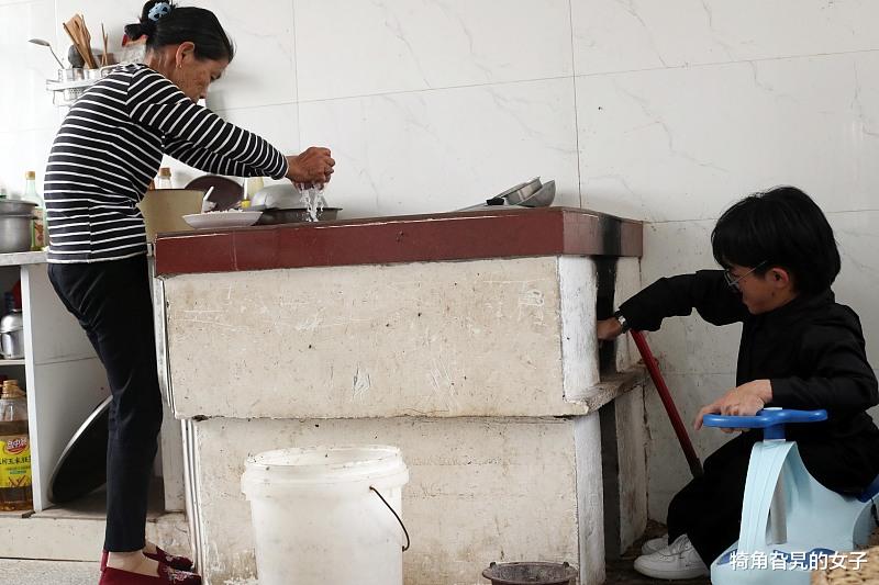 理想的厨房：熟悉的人间烟火气，炊烟袅袅中家的感觉