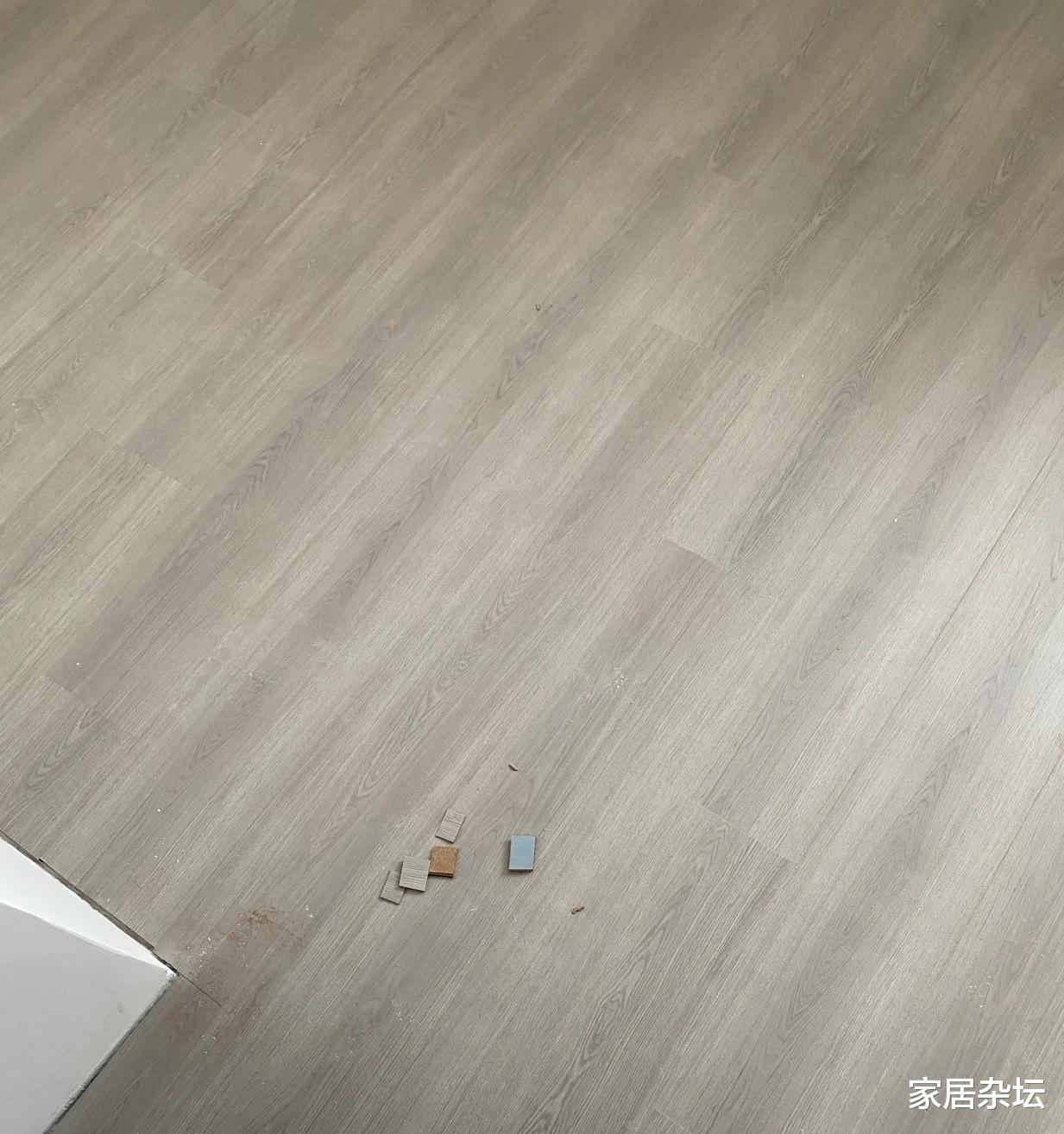 装修铺木地板要具备这些条件,否则,拱起、冒灰、有响声就很常见