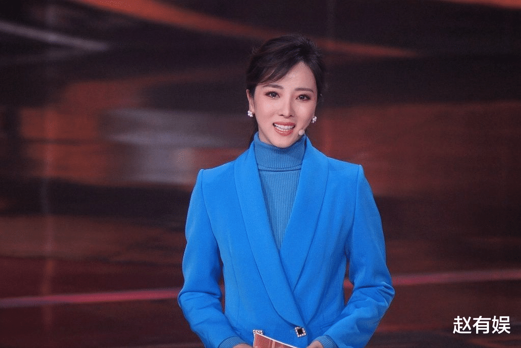 李思思|李思思出道20年，成为春晚常驻嘉宾，事业家庭两不误