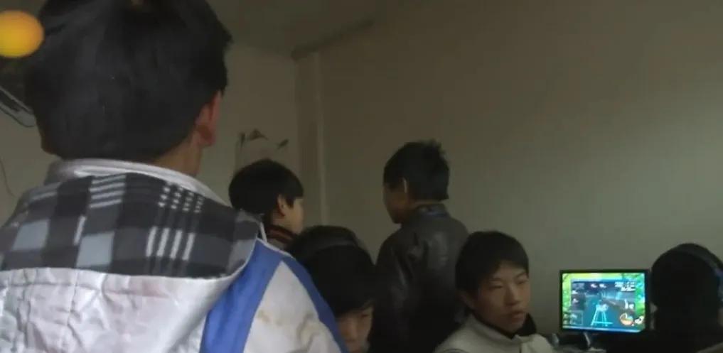 杨幂|9年过去了，那个被杨幂认作弟弟的陈玉林，走出大山了吗？