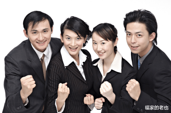 |“上班穿什么？”这是许多职业女性，渴望掌握的着装技巧