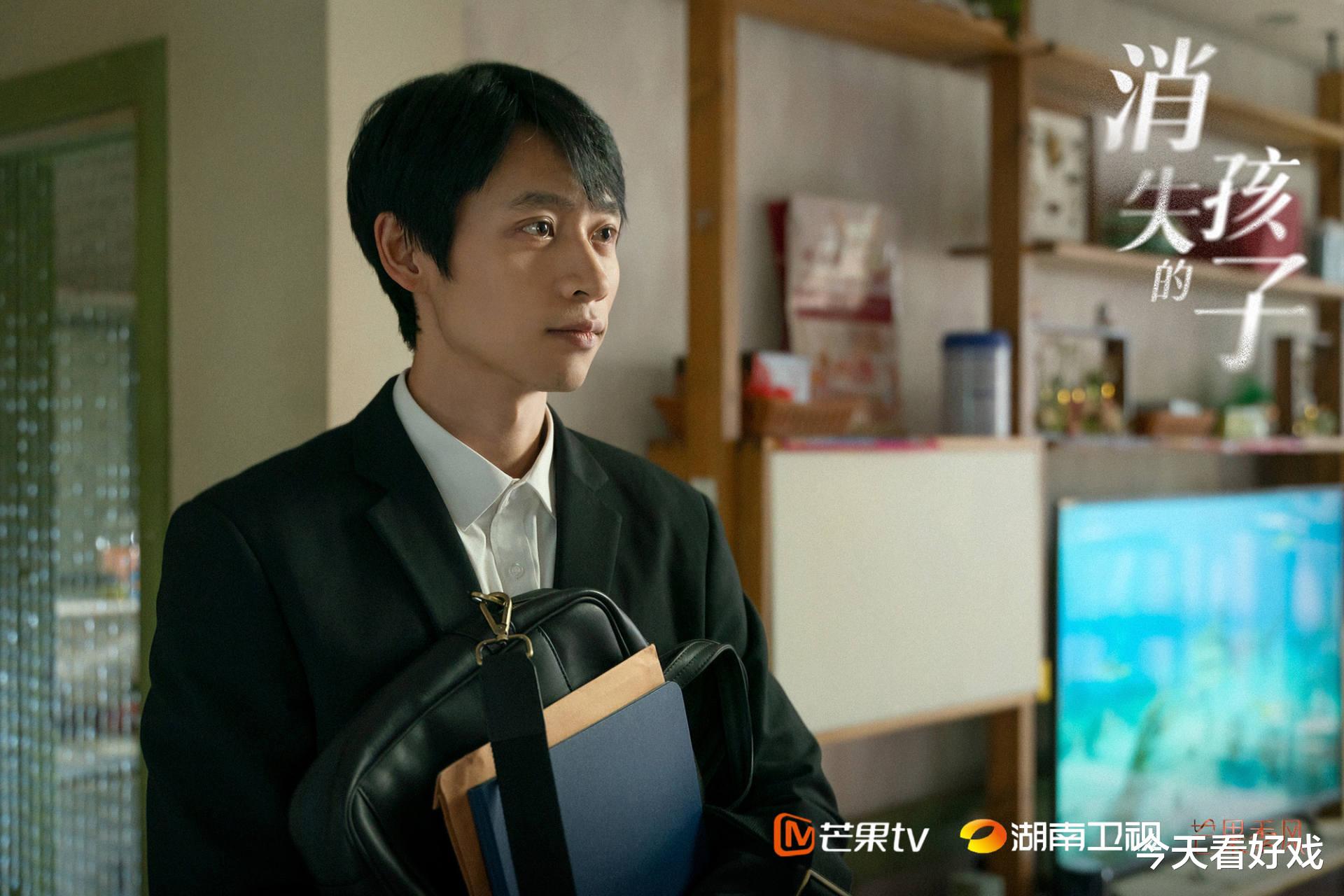 林楚萍|消失的孩子：生活的本相是如此苍白狰狞可怕，吞噬了孩子，也吞噬了成人