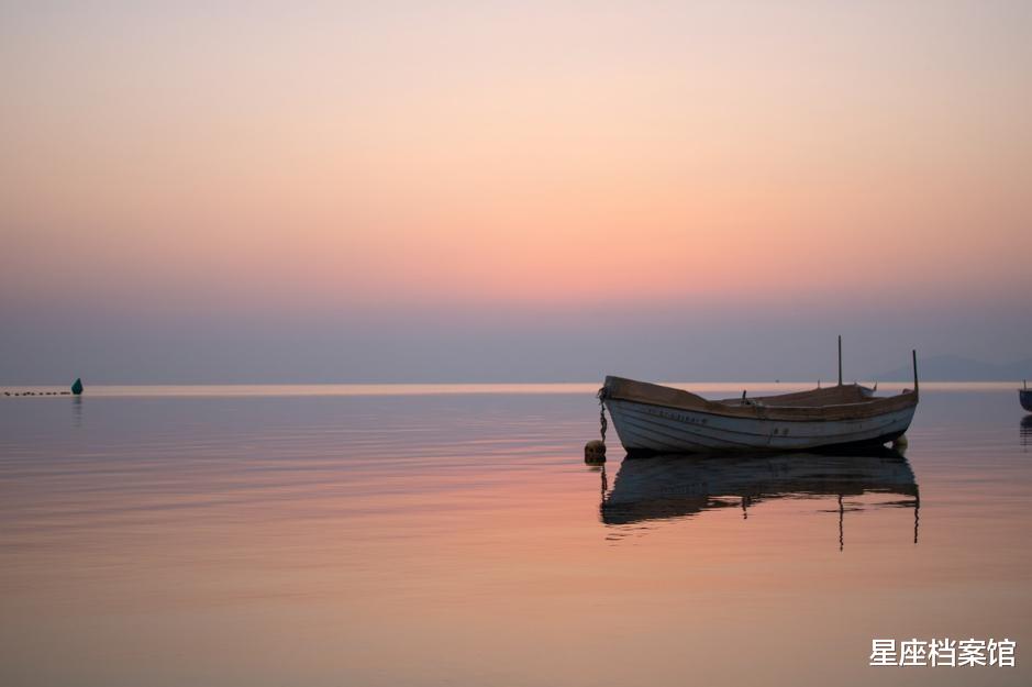 制服|4.25-5.1，有惊喜、收获多的4星座，感情桃花朵朵，工作顺利前行