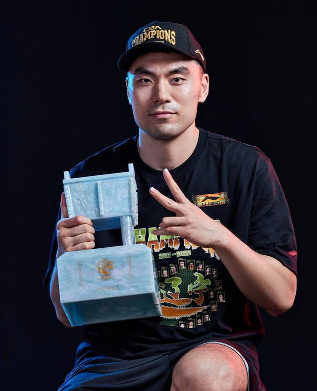 李晓旭|拒绝退役！李晓旭要再来一年，与辽宁队签下大合同