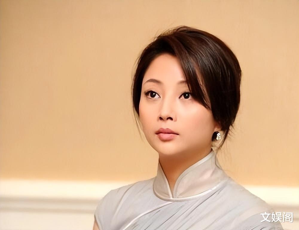 殷桃|差点退学，恋情绯闻一团糟，却丝毫不影响42岁的殷桃当下凡仙女