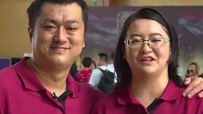 相声|李宏烨夫妇的“公式相声”挺有创意，为何不被观众买账？