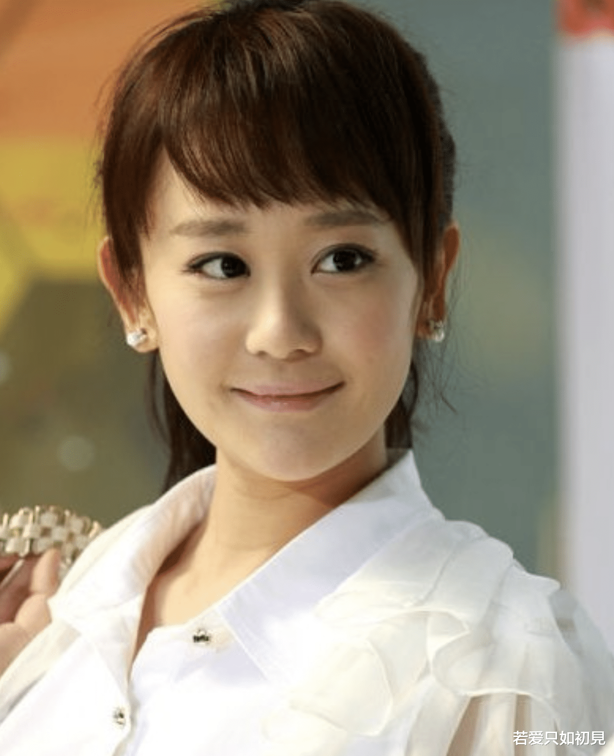 李依晓|五官凑在一起，越看越丧！“自带苦相”的10位女星