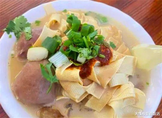 吃遍大连-冬天比较热门的街头小吃，快吃碗焖子暖和暖和~