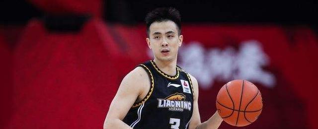 辽宁男篮|辽篮一哥易主，赵继伟收入远超郭艾伦，买600平豪宅举办奢华婚礼