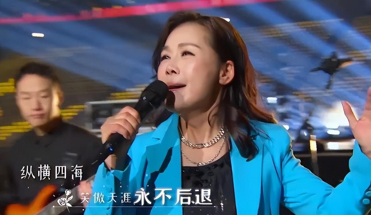 跨年晚会|跨年晚会看点多：王俊凯单手吊威亚，何炅飙泪，虞书欣成在逃公主