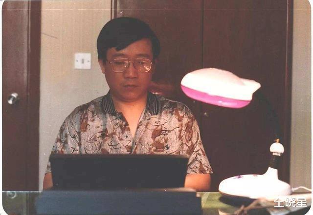 英达|英达:10年婚姻赔一生,拒认巴图20年,大舅哥离世只要那台旧电脑