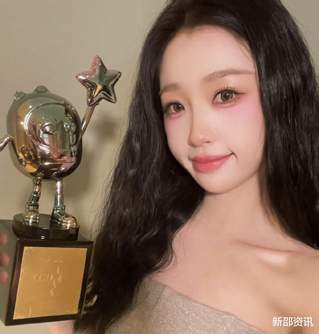 |杨幂,虞书欣,郑恺苗苗,陈乔恩,何老师