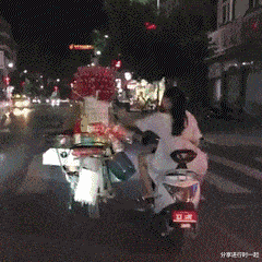 |“钓鱼被咬了一口，谁知道这是什么咬的？”评论区却炸锅了！