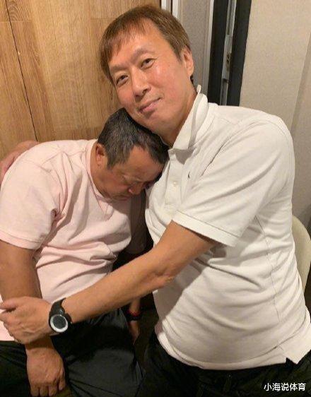 曹格|酒后咸猪手、香槟对瓶吹,这些借酒释放的明星,有男有女都是大牌