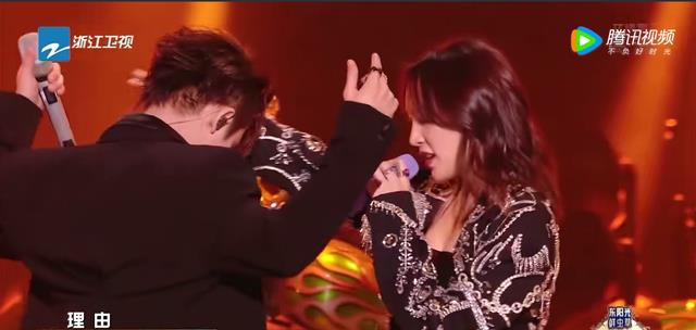 周深|《天赐的声音》周深两次选人遭到拒绝，鉴音团再现犀利点评惹争议