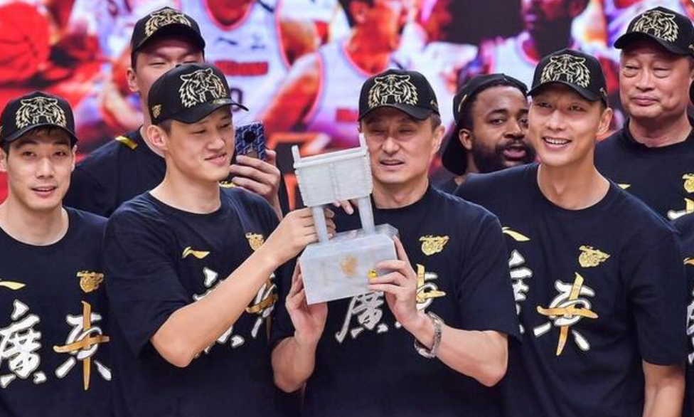 季后赛|明天开打，CCTV5一天播2场！CBA季后赛改规则，黑12奇迹难度增大