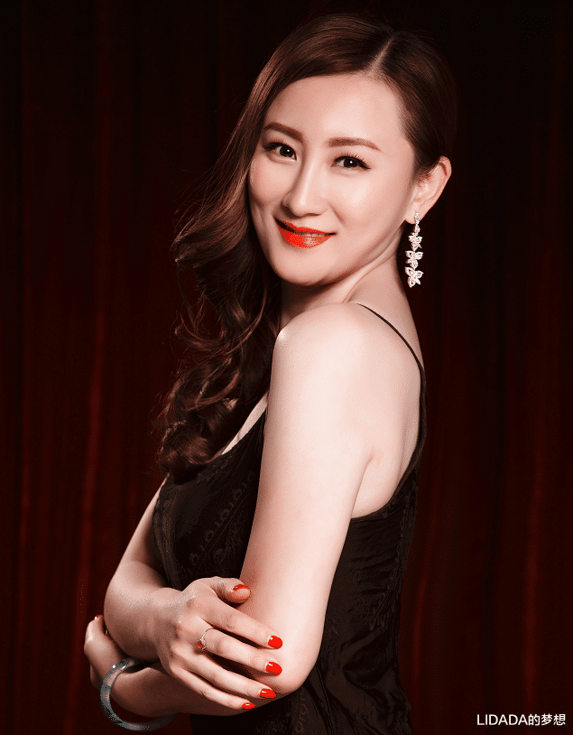 杨志刚|演员杨志刚：拍戏带着妻子，赚的钱全都交给她，余生同她相伴到老