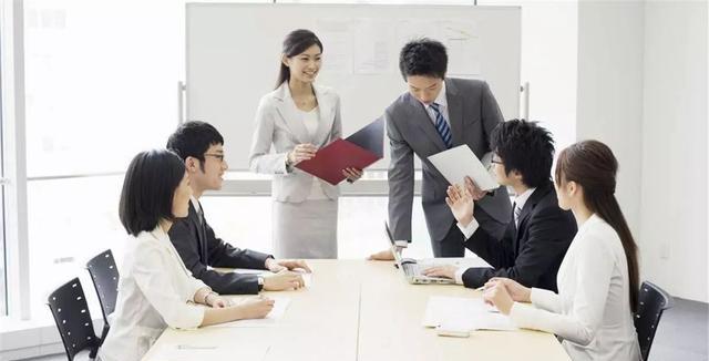 00后|大学女生普遍后悔报考的专业,师范类榜上有名,榜首难找另一半