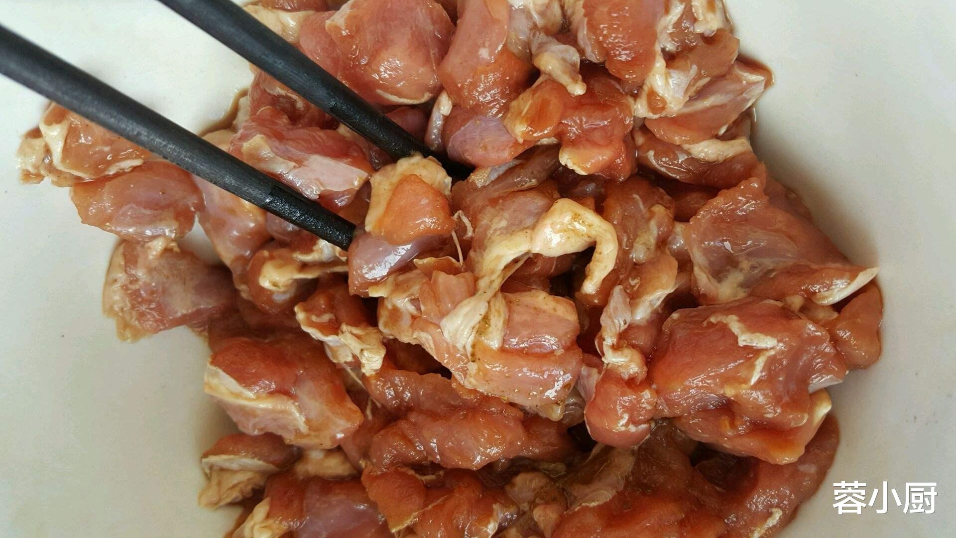 爱美的女人，建议多吃“4红3黑2绿”，含铁量高，春季常吃气色好