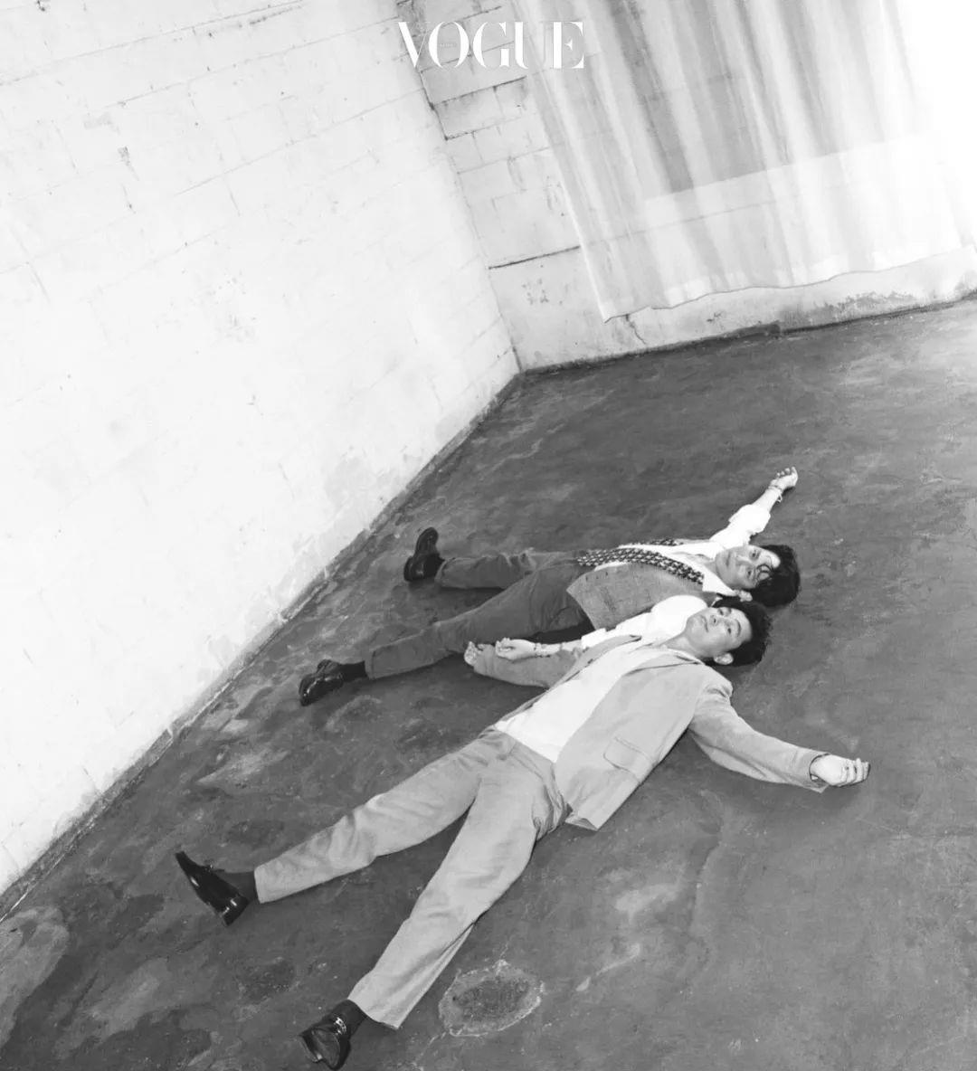 李智恩|李政宰自导自演新片《狩猎》将映,携好友郑雨盛合体拍摄杂志大片