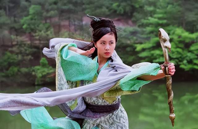 孙莉|夺走胡歌初吻，嫁人后淡出娱圈，时隔13年复出，颜值依旧令人惊艳