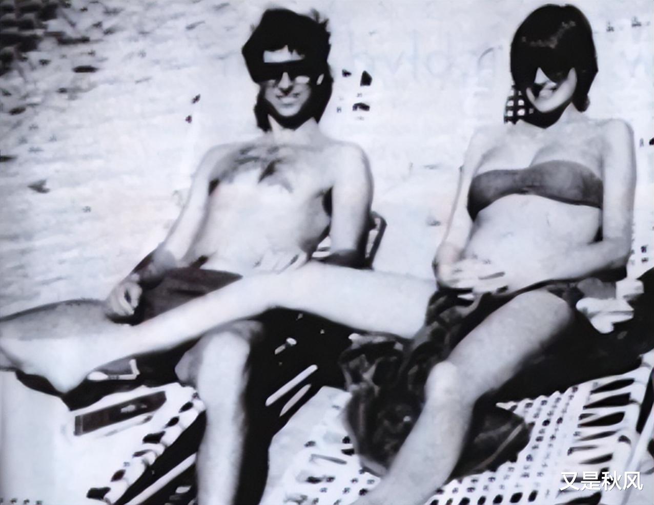 秦岚|1982年,刚怀孕的戴安娜和查尔斯在海里游玩,两人甜蜜又幸福