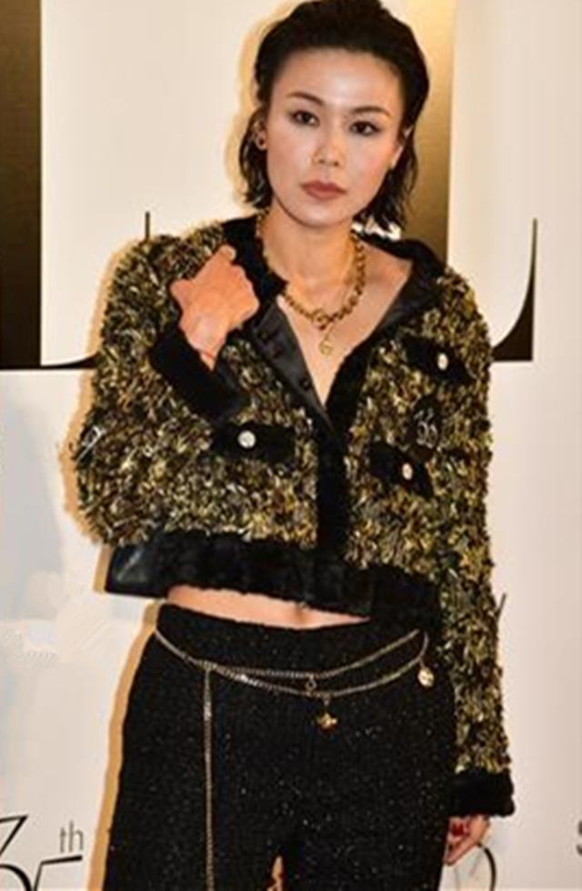 医生|邱淑贞女儿参加派对,穿短裙膝盖受伤