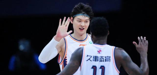 上海队|MVP20+11打爆最佳防守球员！深圳3人得分上双略胜一筹，上海队绝望