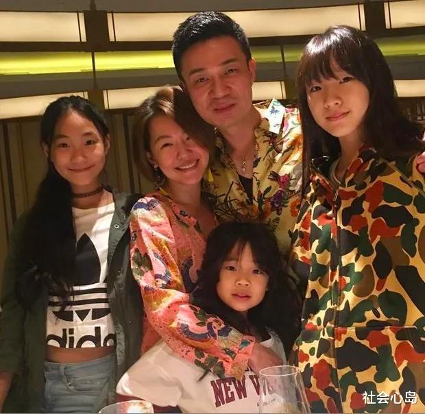 鹰眼|小s刚走出丈夫外室风波，如今女儿言论再引发热议，确实该反思了