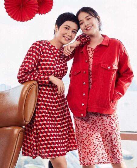 蒋雯丽|马思纯蒋雯丽一起街拍，远看似闺蜜，却是姨娘