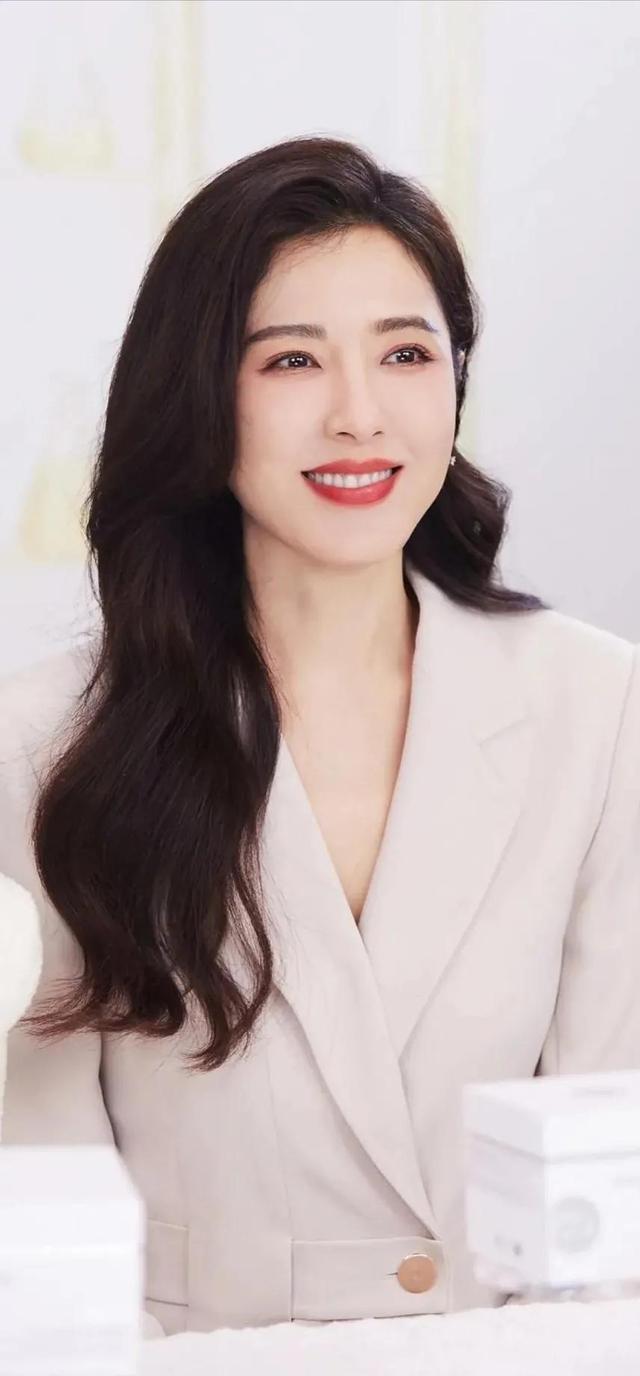 曾黎|分享美图—成熟性感的女神曾黎