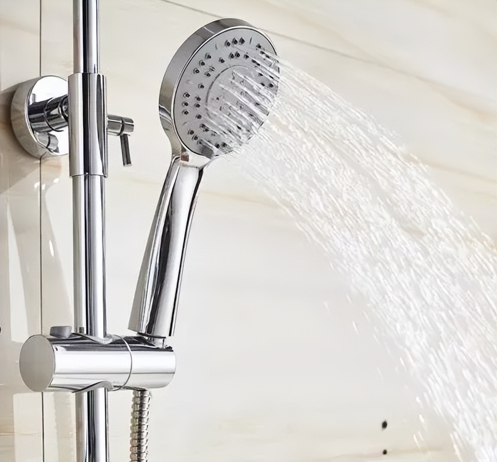 卫生间安装花洒,要装这个东西,别到漏电才知道后悔!