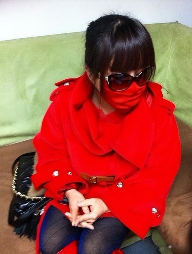 整容|中国第一整容狂人:十年来花400万整容200次?父亲后来道出了实情